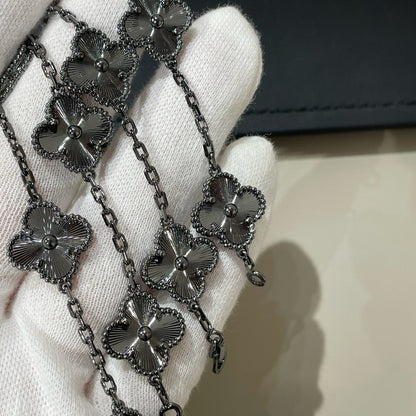 [LUXORA]CLOVER 5 MOTIF BLACK BRACELET