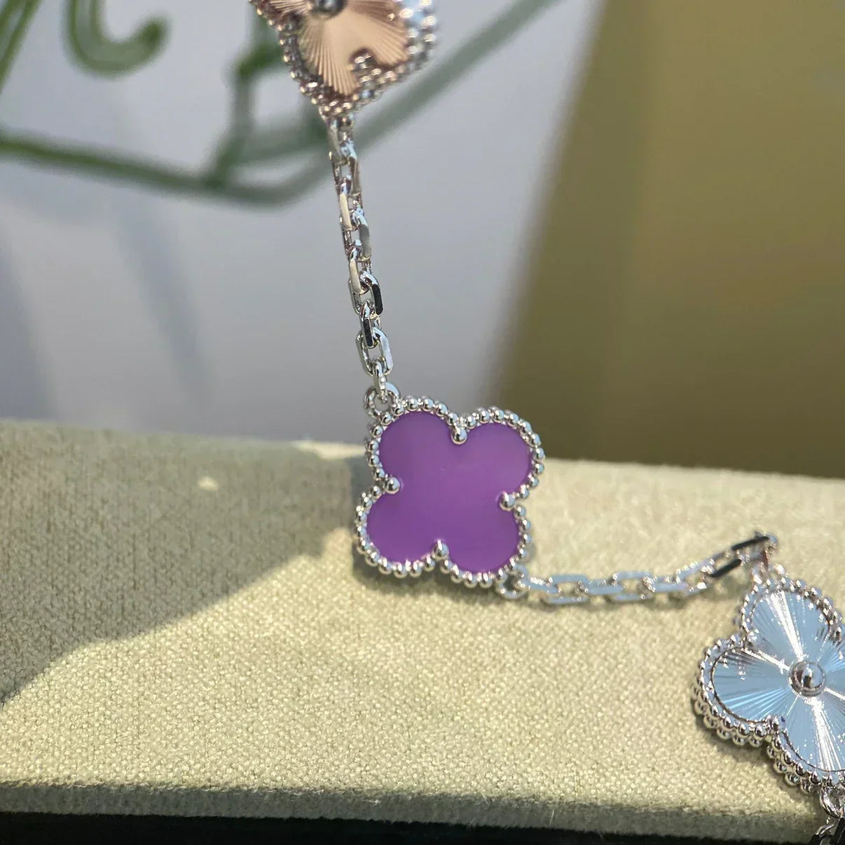 [LUXORA] CLOVER 5 MOTIF VIOLET BRACELET COLLECTION