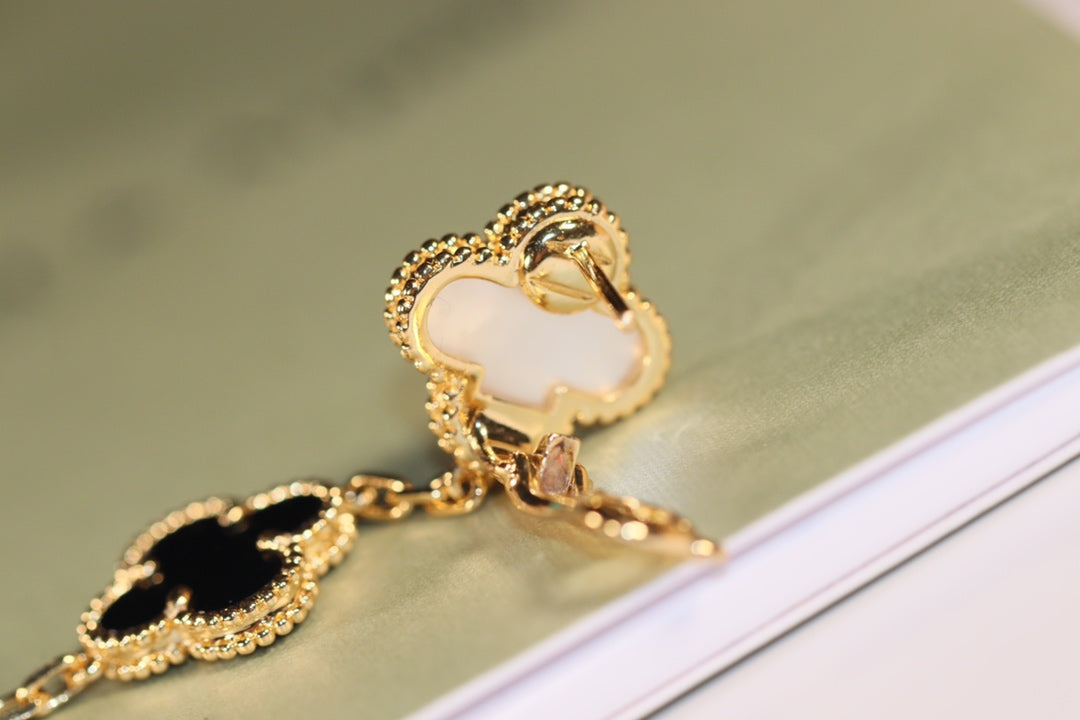 [LUXORA]CLOVER EARRINGS GOLD ONYX MOP 3 MOTIF