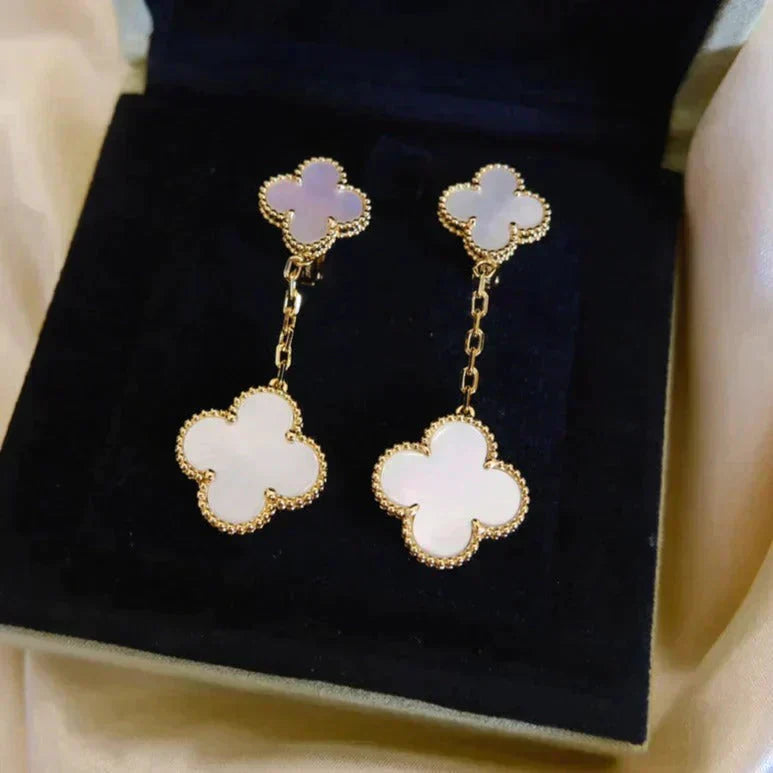 [LUXORA]CLOVER 2 MOTIF WHITE MOP EARRINGS