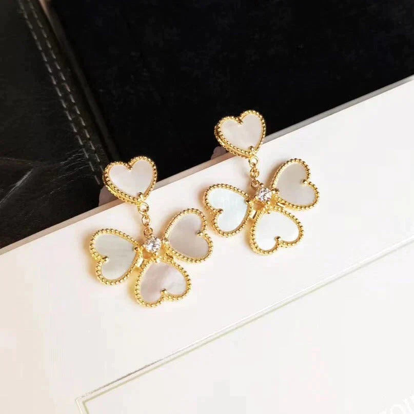 [LUXORA]CLOVER SWEET WHITE MOP EARRINGS