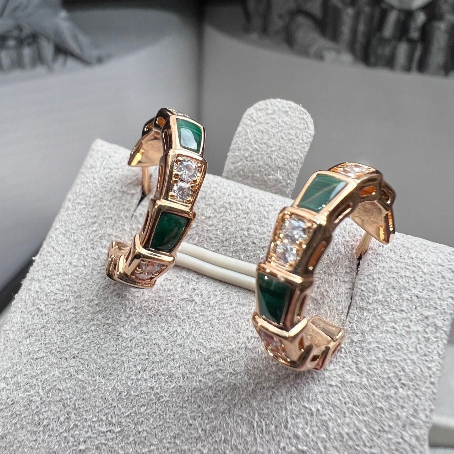 [LUXORA]SERPENTI MALACHITE PINK GOLD EARRINGS