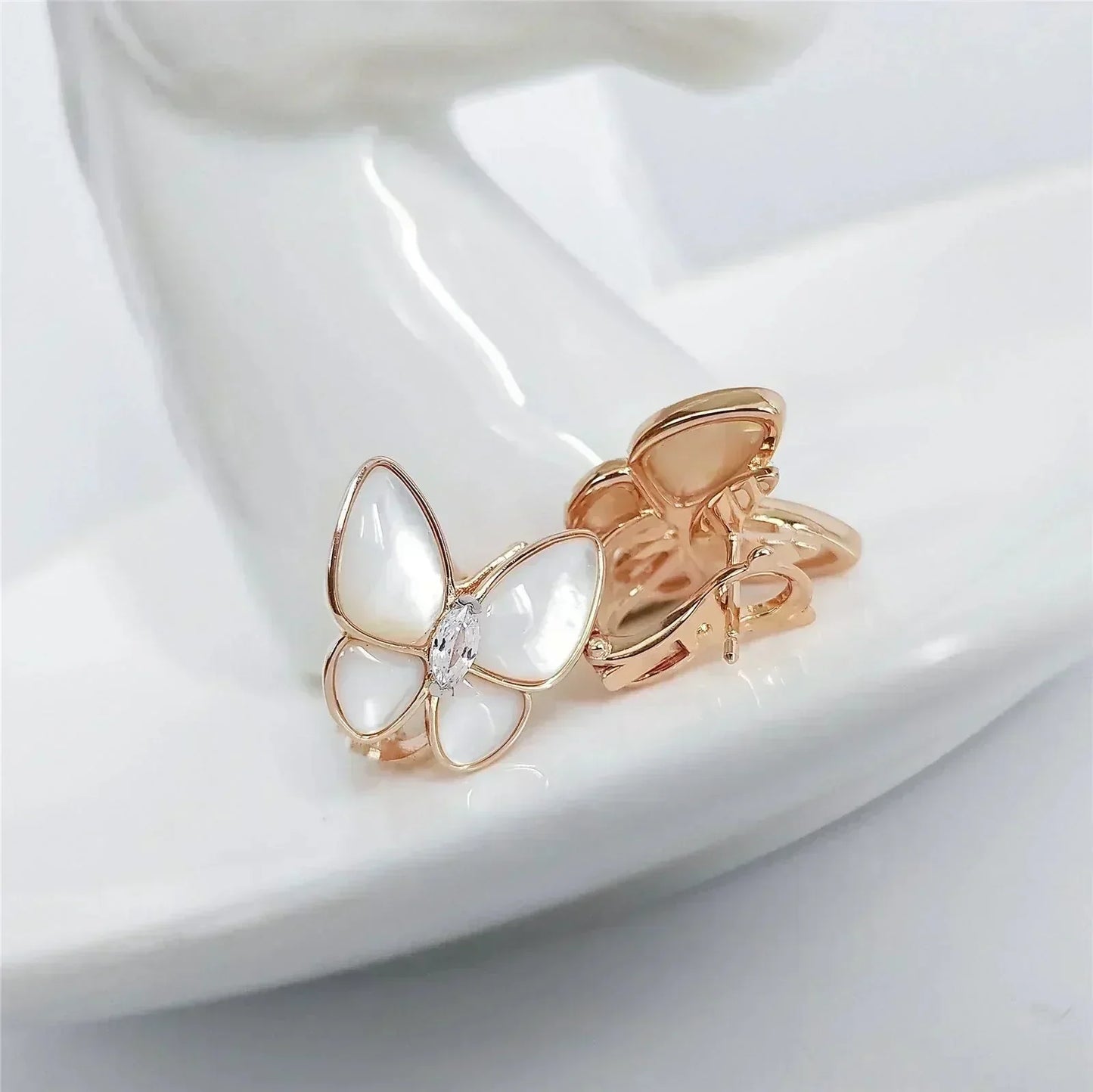 [LUXORA]BUTTERFLY MOP DIAMOND EARRINGS