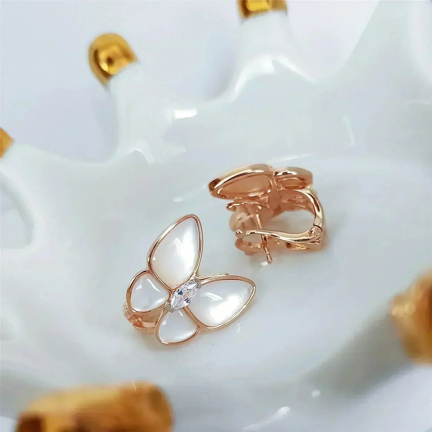 [LUXORA]BUTTERFLY MOP DIAMOND EARRINGS