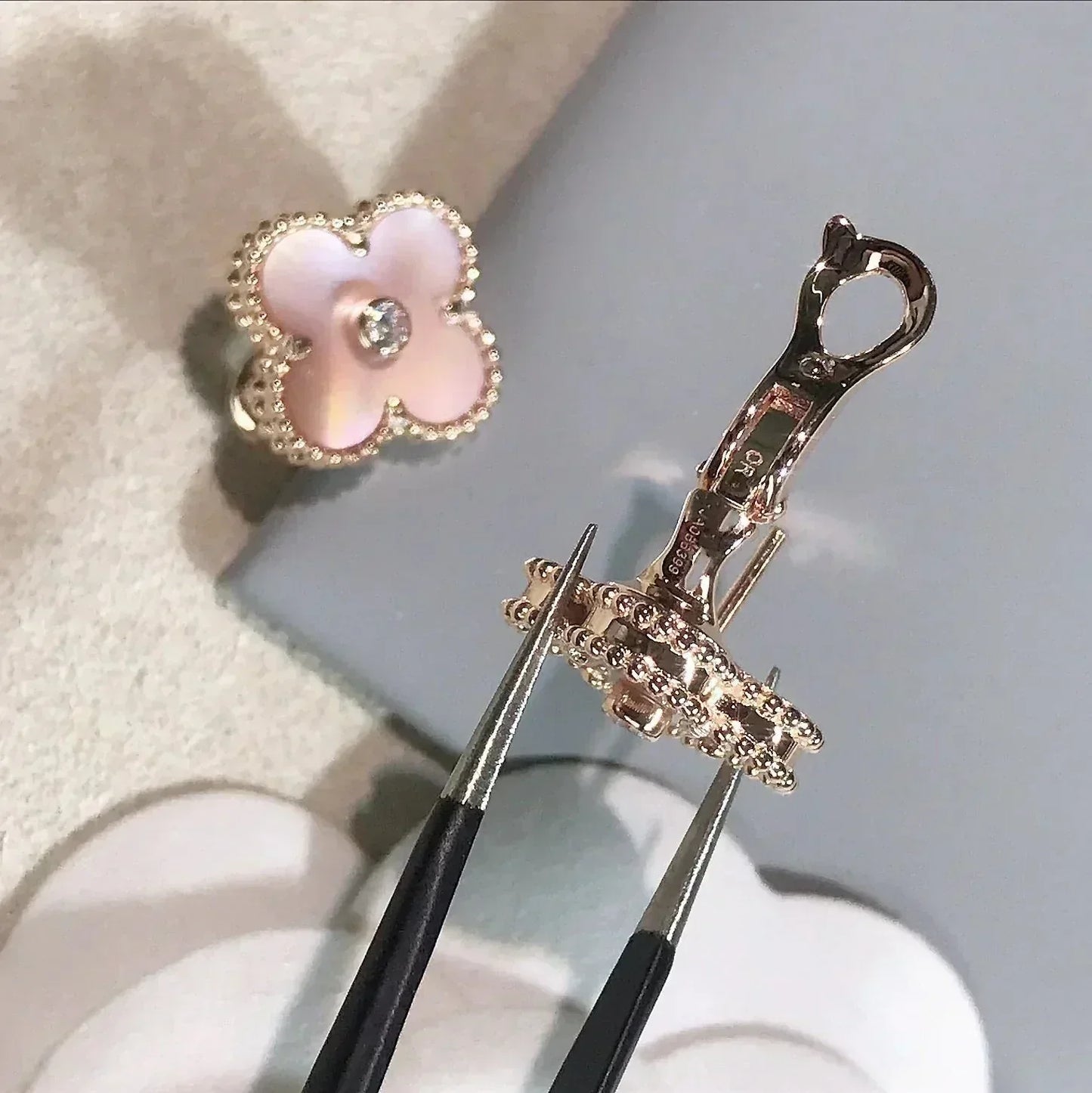 [LUXORA]CLOVER MEDIUM 1 MOTIFS  PINK MOP DIAMOND EARRINGS