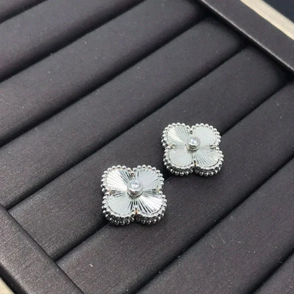 [LUXORA]CLOVER MINI 9.5MM LASER EARRINGS