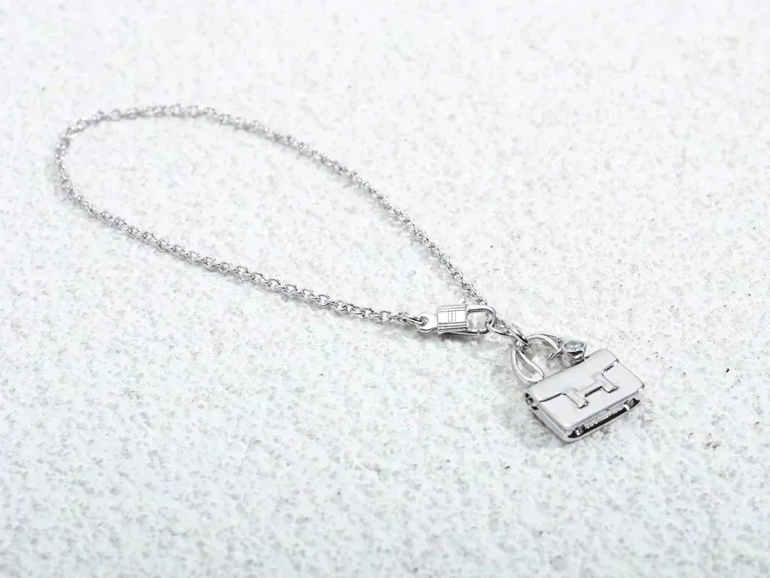 [LUXORA]AMULETTE PEDANT SILVER NECKLACE