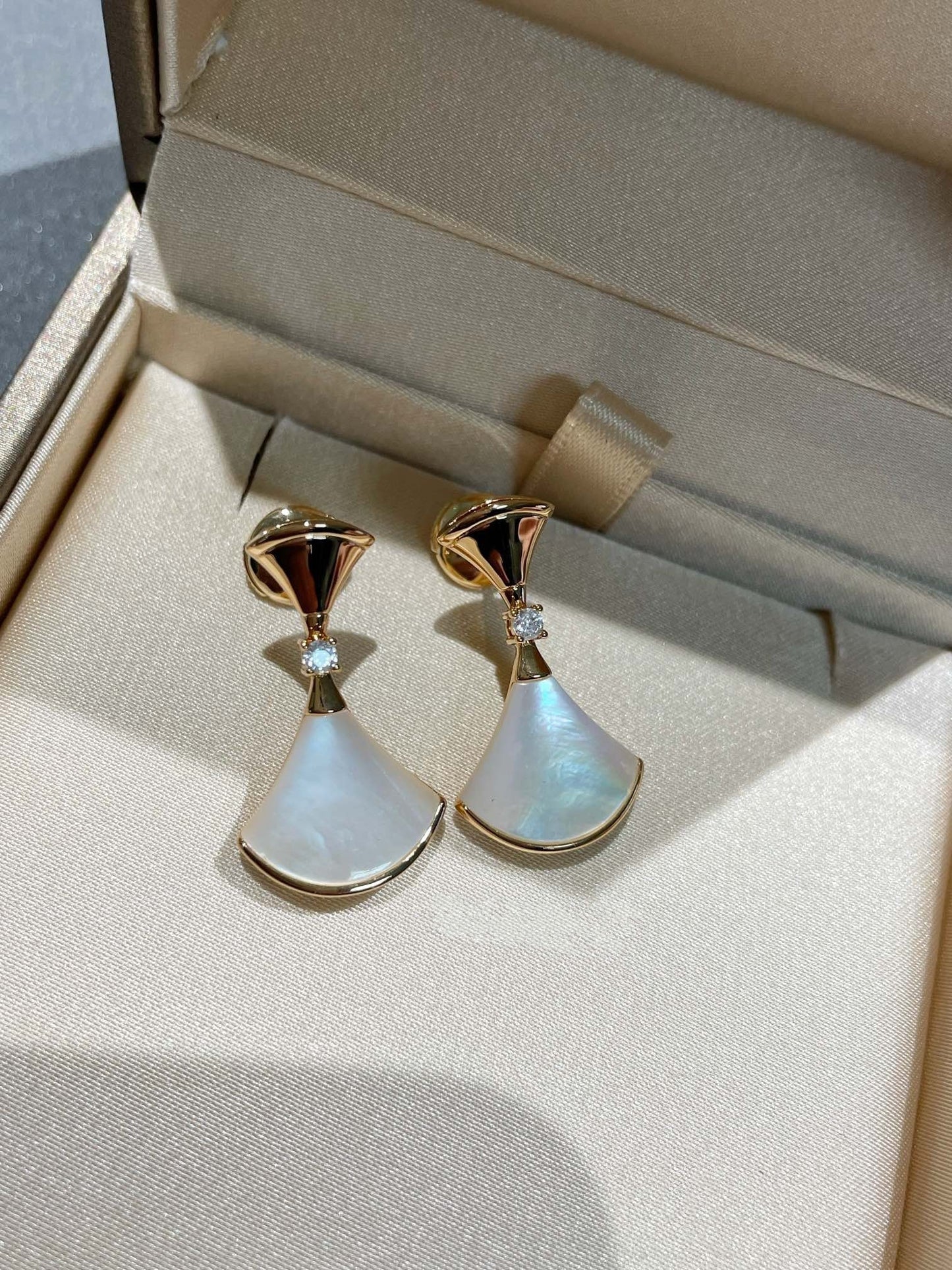[LUXORA]DREAM MOP 1 DIAMOND EARRINGS