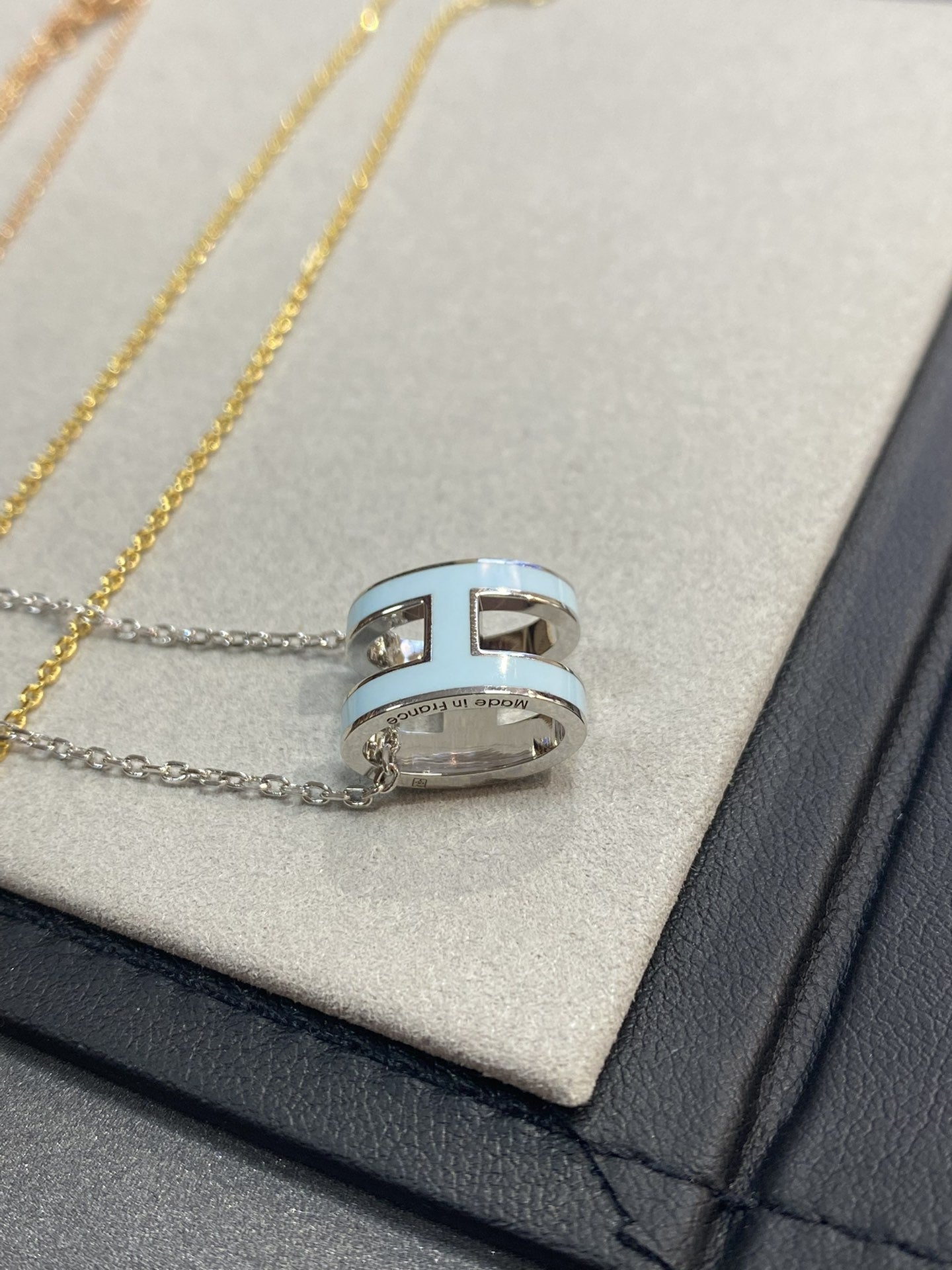 [LUXORA]POP H LIGHT BLUE NECKLACE