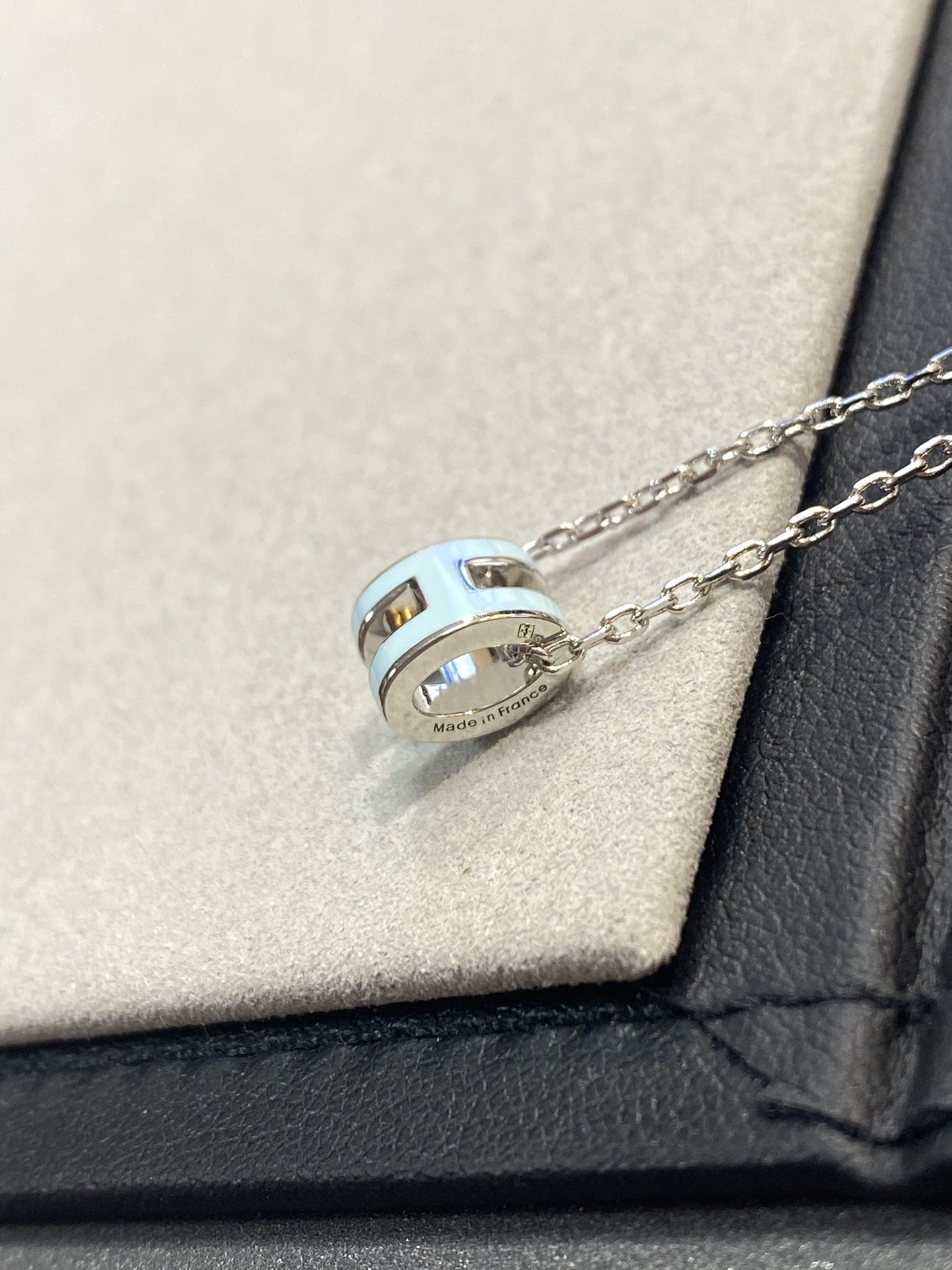[LUXORA]POP H LIGHT BLUE NECKLACE