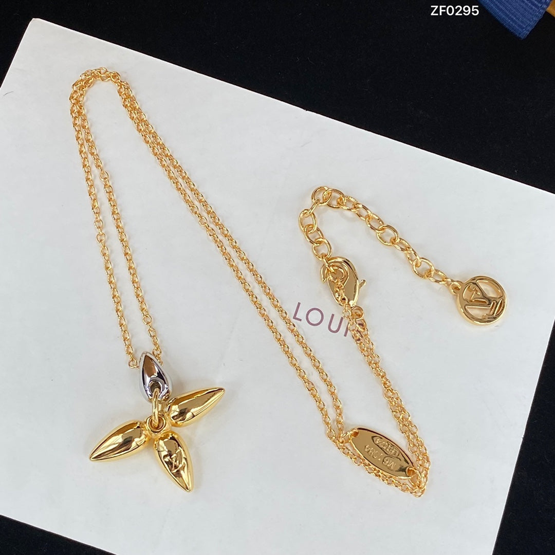 [LUXORA]LOUISETTE PEDANT GOLD NECKLACE