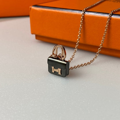 [LUXORA]CONSTANCE BLACK PEDANT PINK GOLD NECKLACE