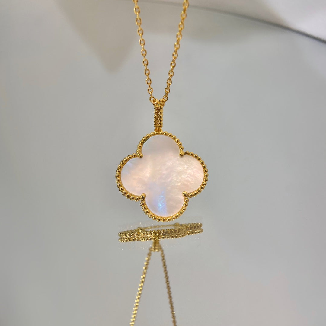 [LUXORA]CLOVER 25MM MOP LARGE PENDANT NECKLACE