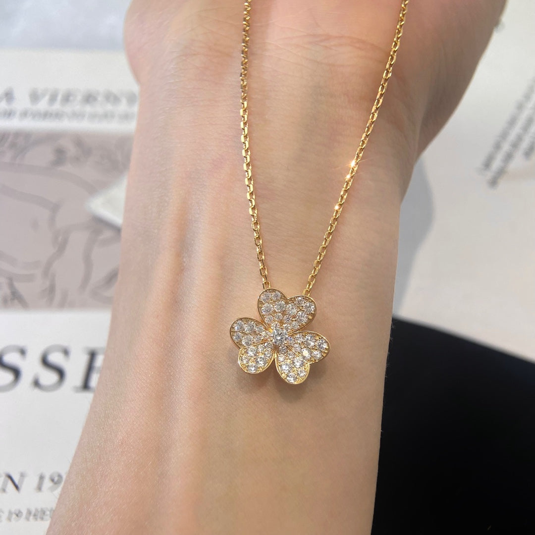 [LUXORA]FLOWER DIAMOND NECKLACE