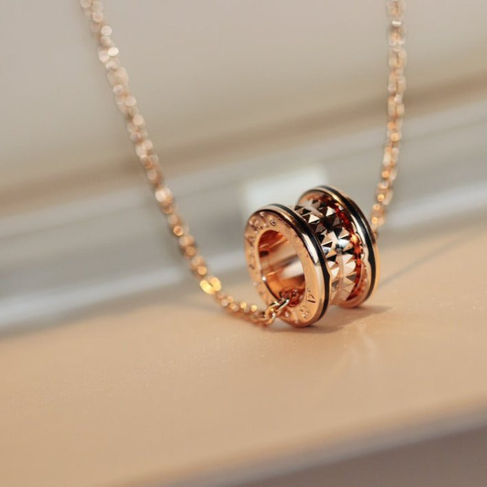 [LUXORA]ZERO 1 ROCK PEDANT PINK GOLD BLACK NECKLACE