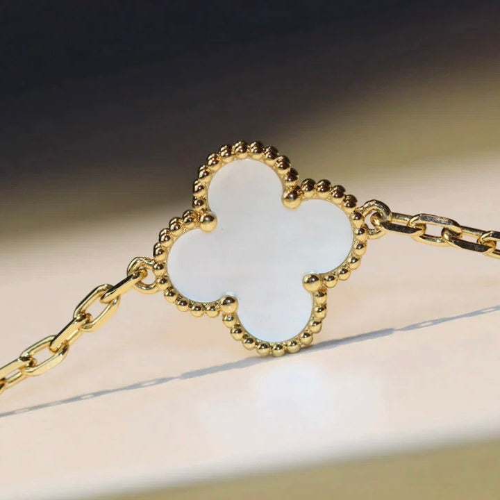 [LUXORA]CLOVER 20 MOTIFS WHITE MOP NECKLACE
