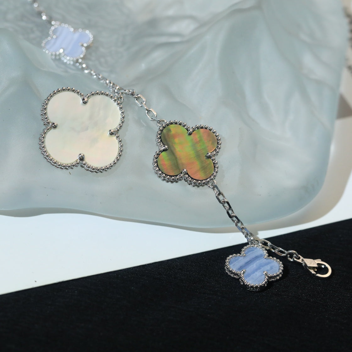 [LUXORA]CLOVER BRACELET 5 MOTIFS MOP CHALCEDONY SILVER