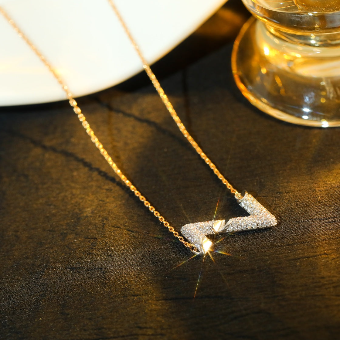 [LUXORA]VOLT SILVER DIAMOND PEDANT NECKLACE