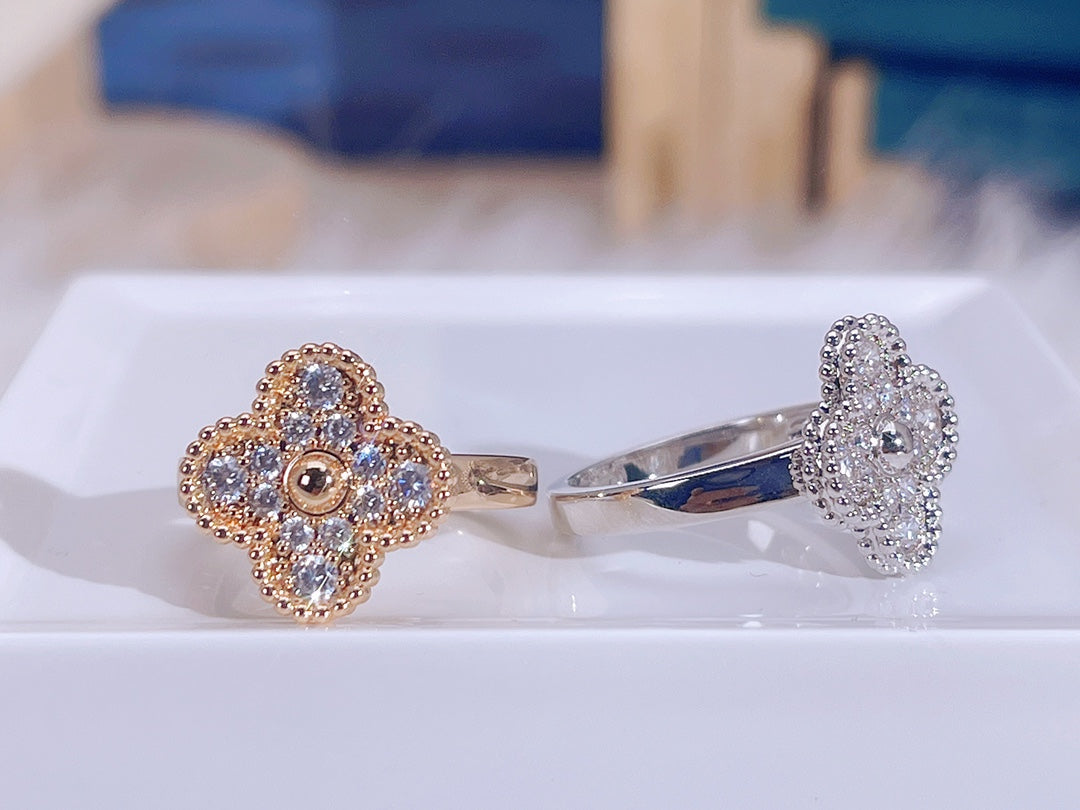 [LUXORA]CLOVER DIAMOND RING