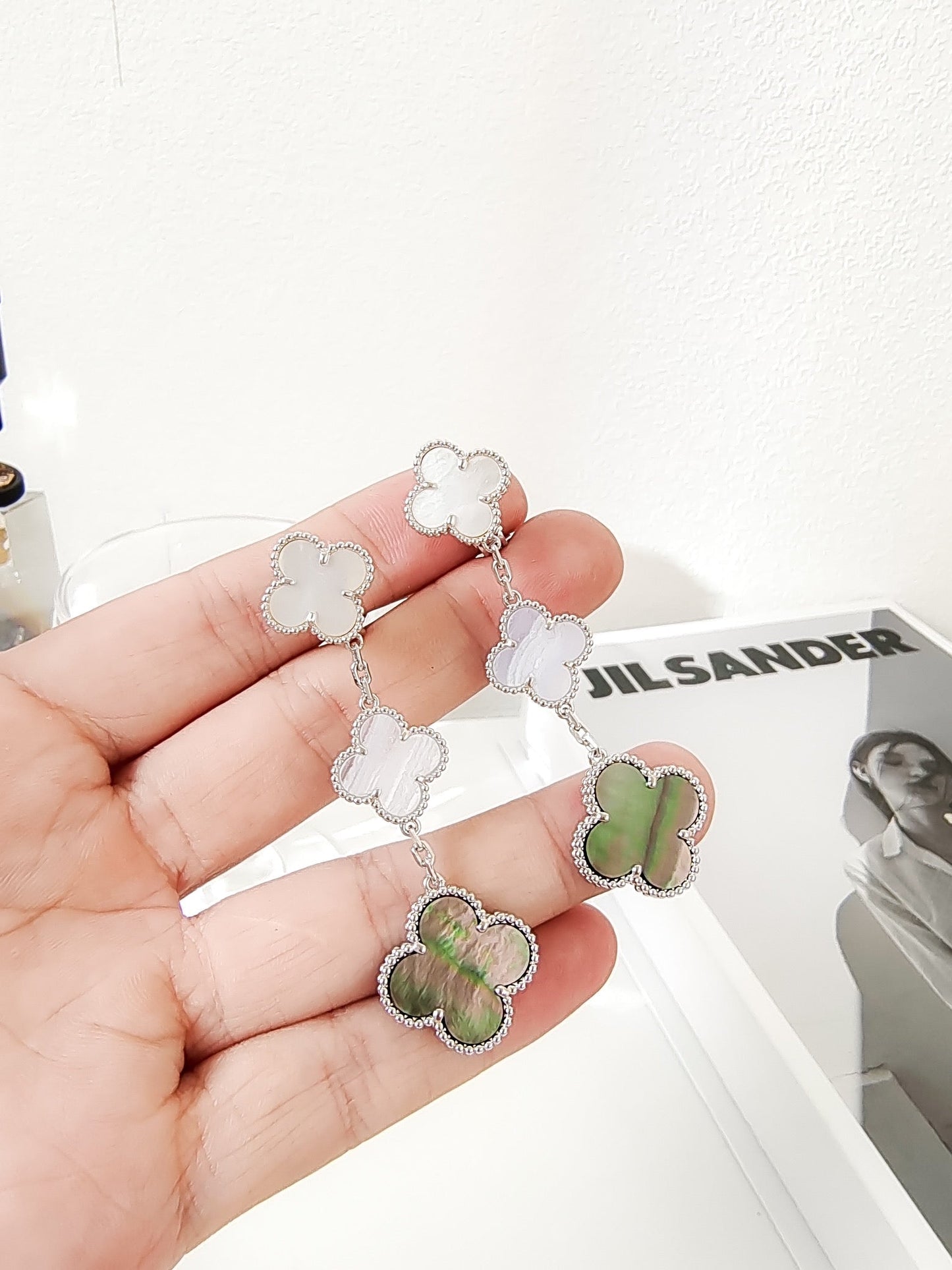 [LUXORA]CLOVER 3 MOTIFS CHALCEDONY DARK MOP SILVER EARRINGS