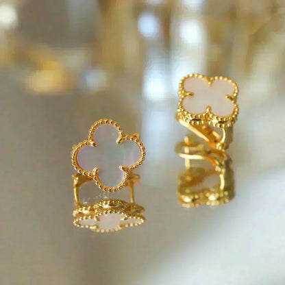 [LUXORA]CLOVER MEDIUM 1 MOTIFS  WHITE MOP STUD EARRINGS