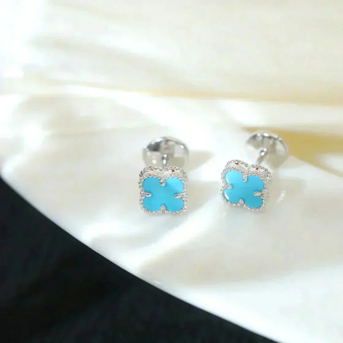 [LUXORA]CLOVER MINI 9.5MM ONYX STUD EARRINGS SILVER