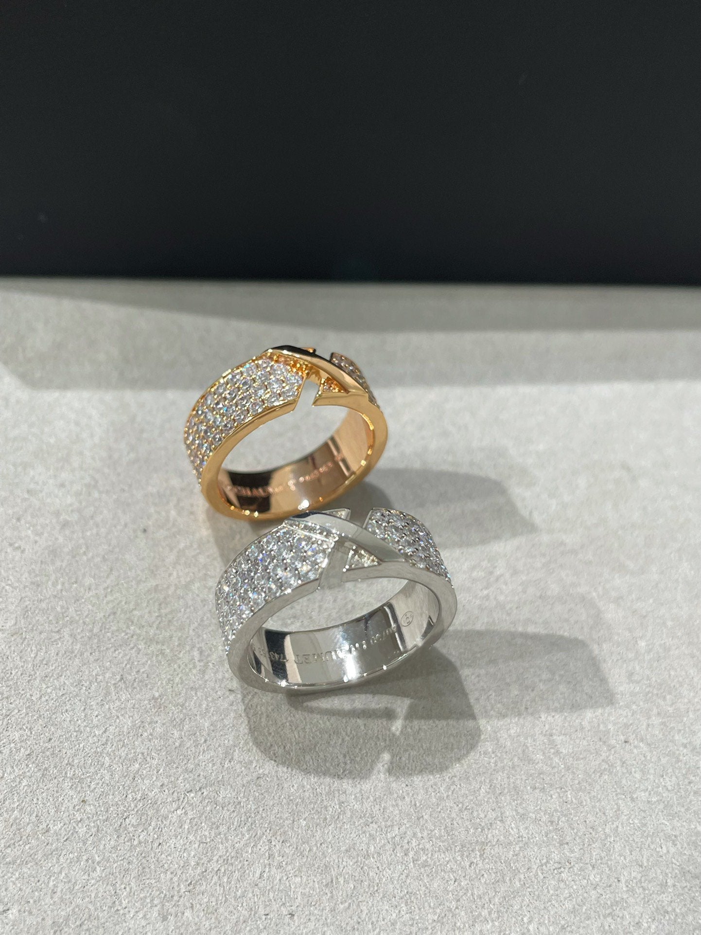 [LUXORA]LIENS EVIDENCE  DIAMOND PAVED RING