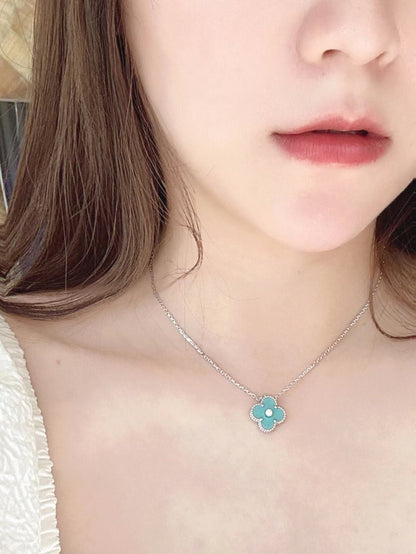[LUXORA]CLOVER 1 DIAMOND LIGHT BLUE SILVER NECKLACE