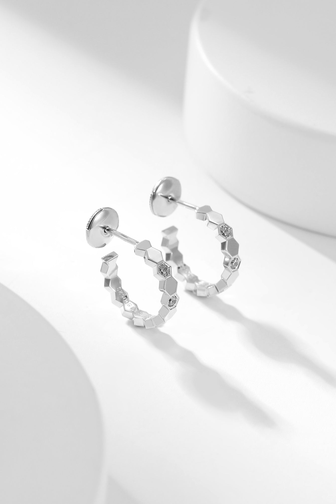 [LUXORA]BEE LOVE DIAMOND HOOP EARRINGS