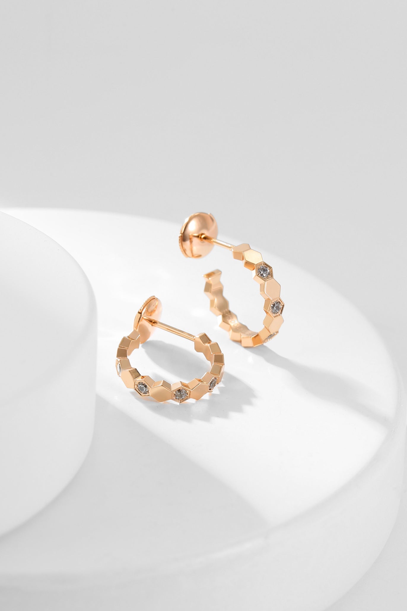 [LUXORA]BEE LOVE DIAMOND HOOP EARRINGS