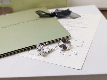 [LUXORA]CLOVER MEDIUM STUD EARRINGS