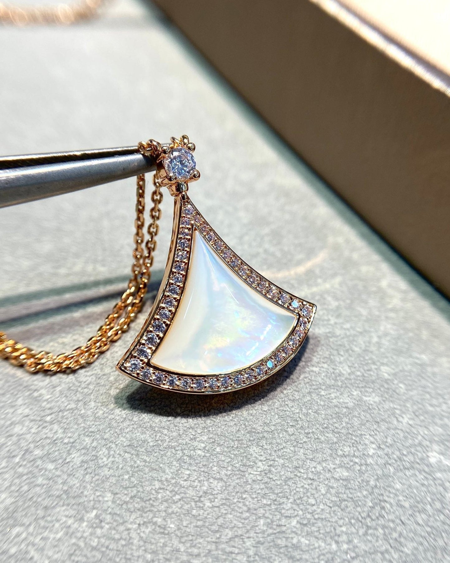 [LUXORA]DREAM MOP DIAMOND PAVED PINK GOLD NECKLACE