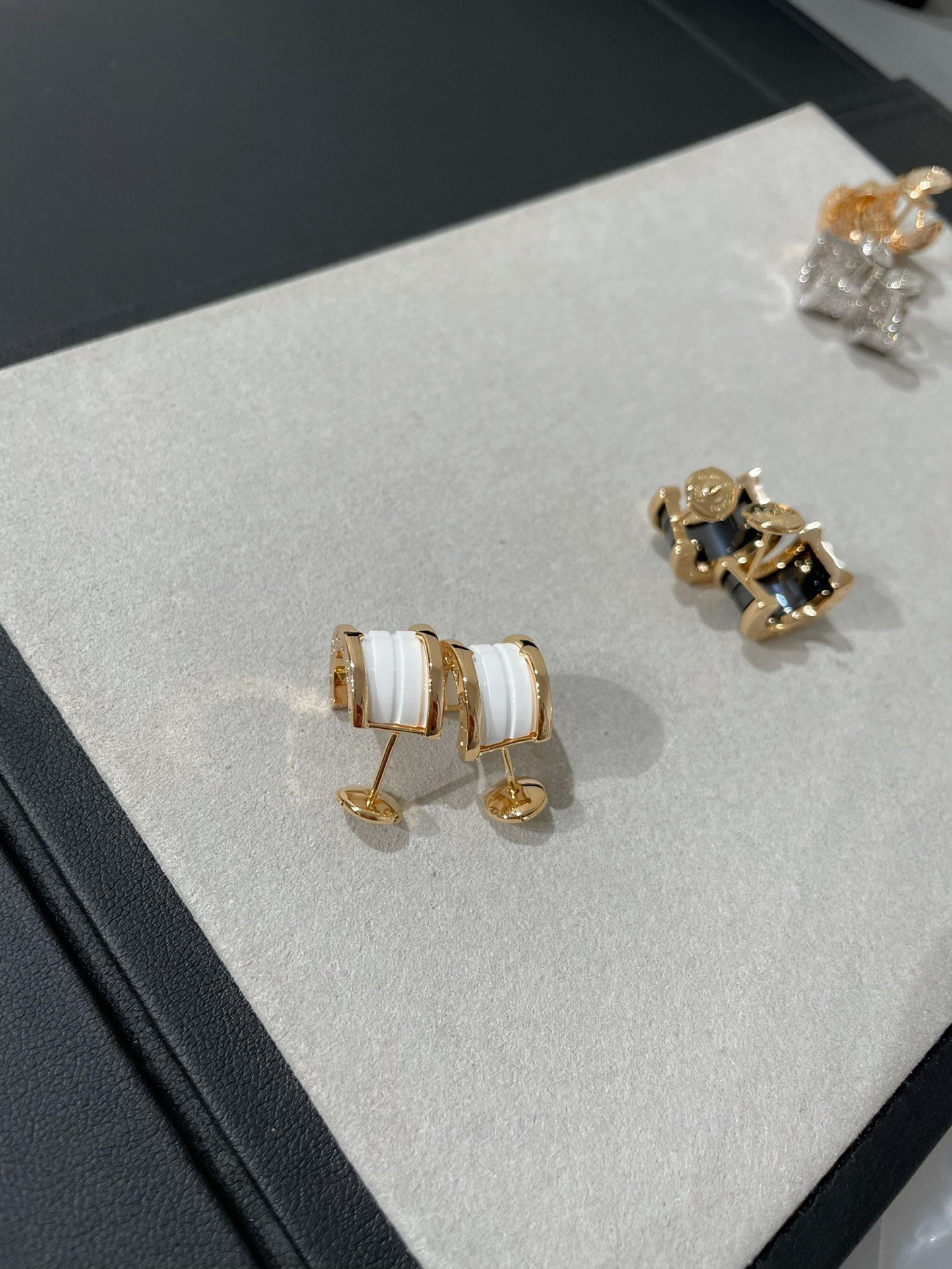 [LUXORA]ZERO 1 PINK GOLD CERAMIC EARRINGS