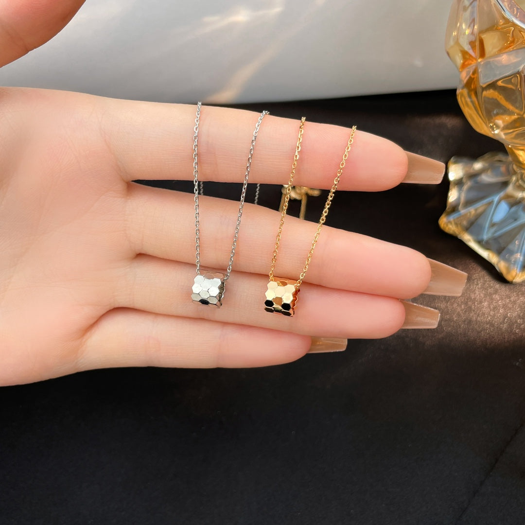 [LUXORA]BEE MINI NECKLACE
