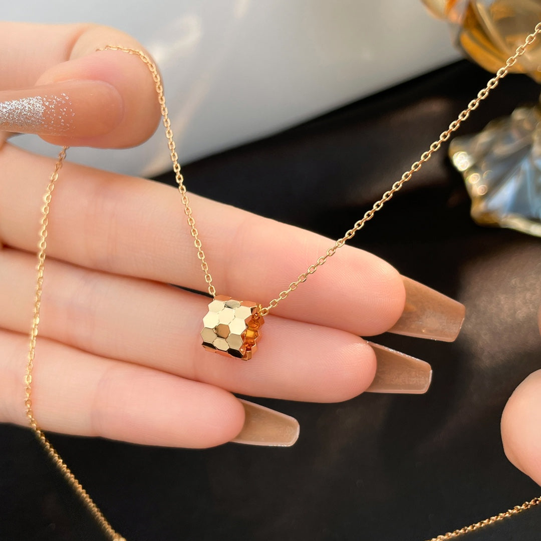 [LUXORA]BEE MINI NECKLACE