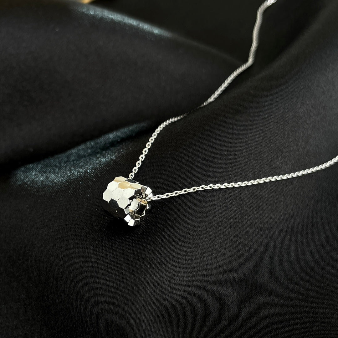 [LUXORA]BEE MINI NECKLACE
