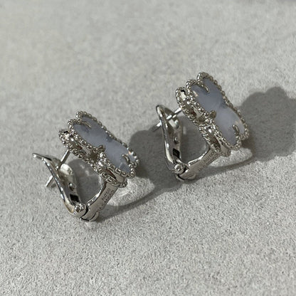 [LUXORA]CLOVER CHALCEDONY SILVER STUD EARRINGS