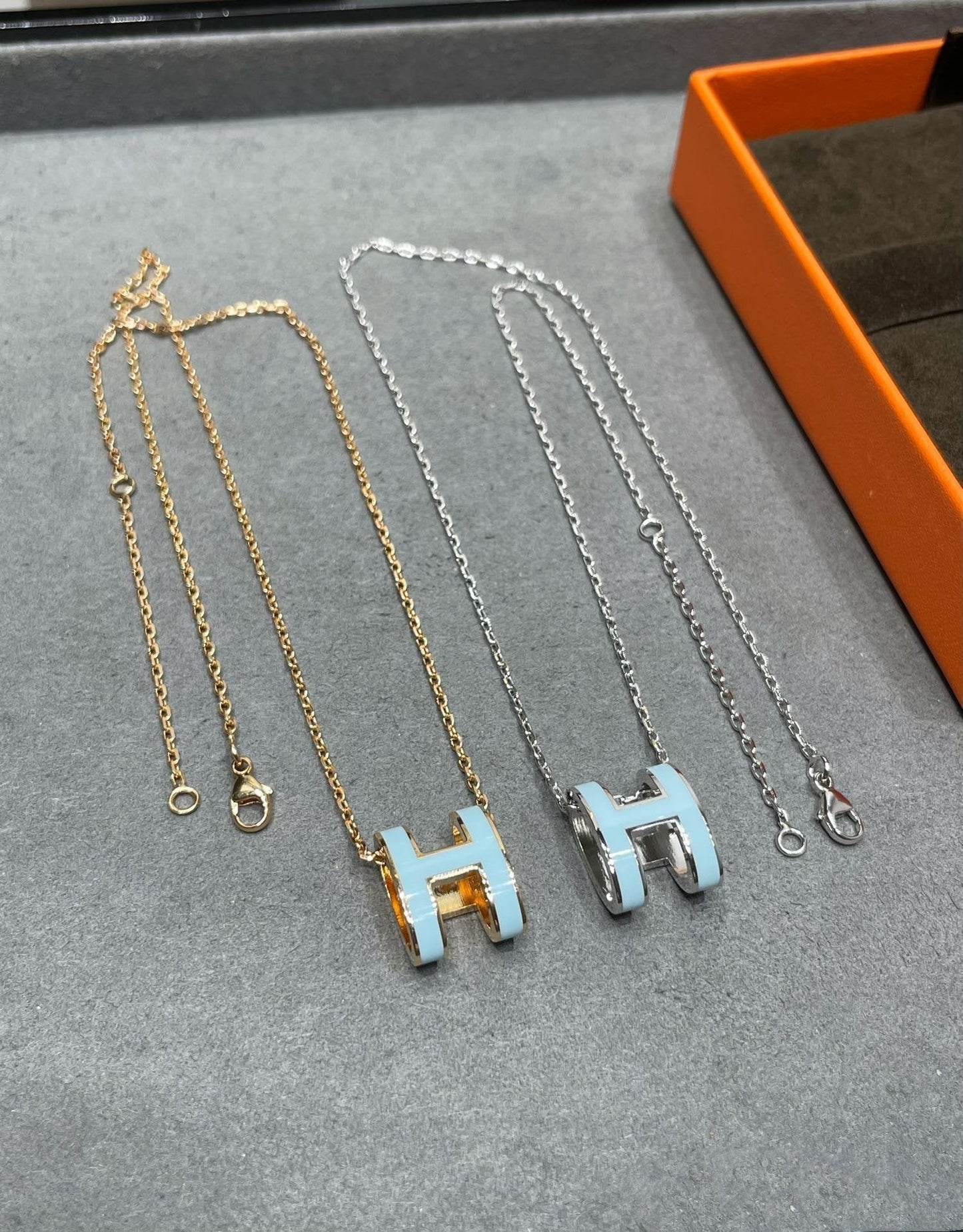 [LUXORA]POP H SKY BLUE NECKLACE
