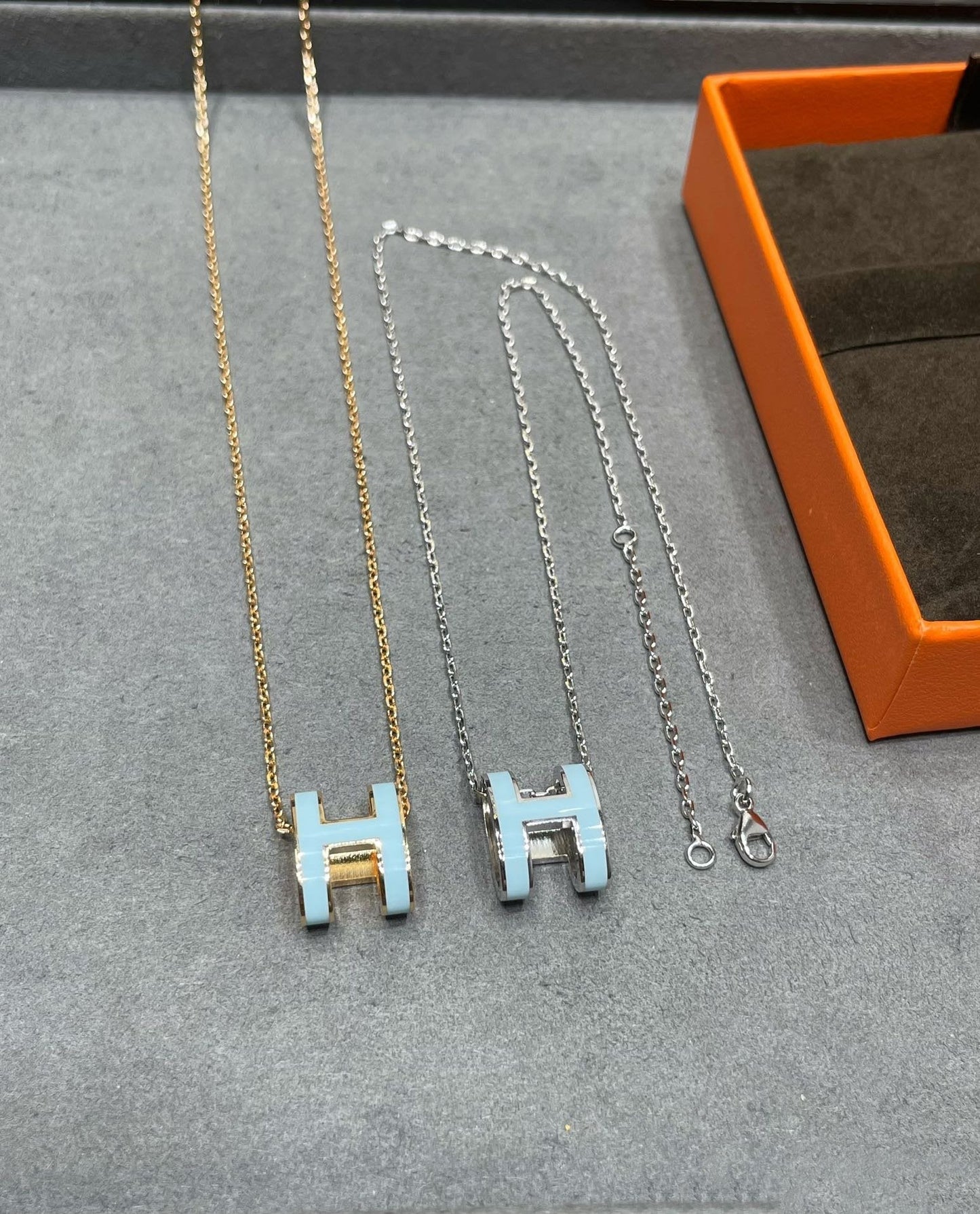 [LUXORA]POP H SKY BLUE NECKLACE