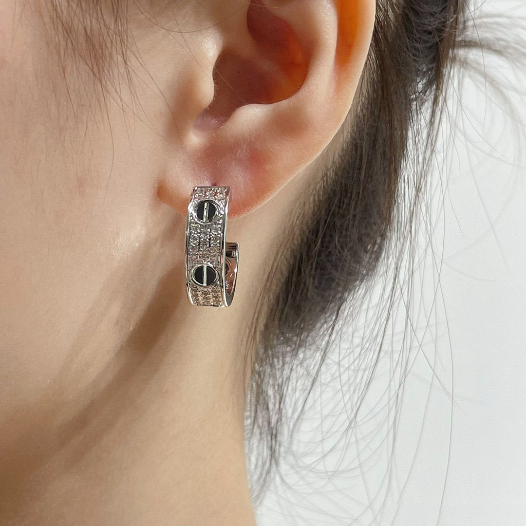 [LUXORA]LOVE CERAMIC DIAMOND PAVED SILVER EARRINGS
