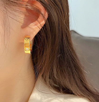 [LUXORA]LOVE 5.5MM 1 DIAMOND EARRINGS