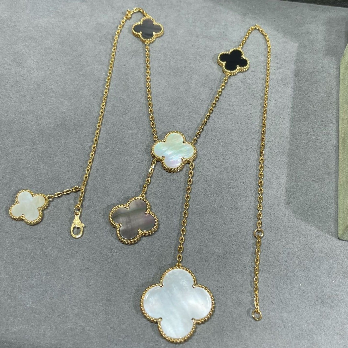 [LUXORA]CLOVER 6 MOTIF MOP ONYX GOLD NECKLACE