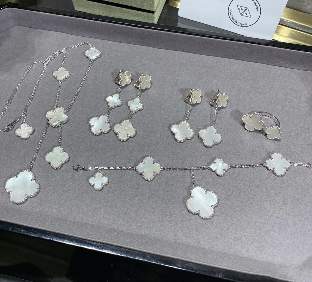 [LUXORA]CLOVER 5 MOTIF WHITE MOP SILVER BRACELET