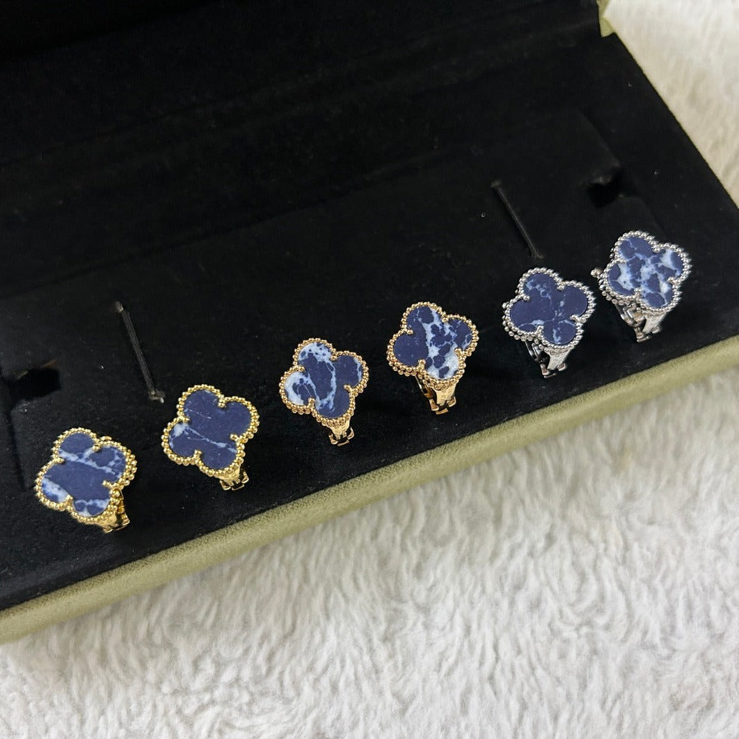 [LUXORA]CLOVER PIETERSITE MEDIUM STUD EARRINGS