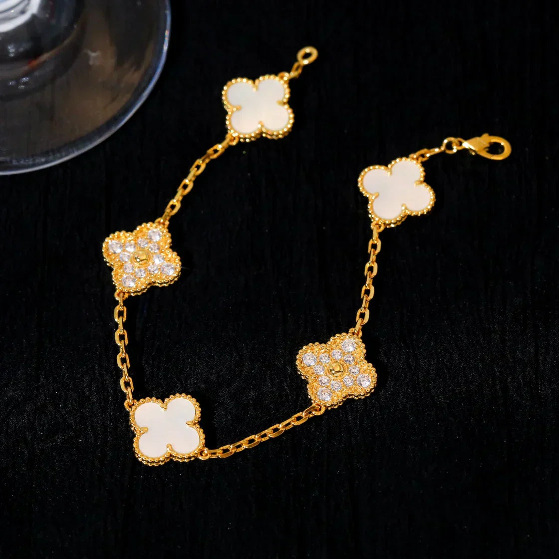 [LUXORA]CLOVER WHITE PEARL MOP 5 MOTIF BRACELET COLLECTION