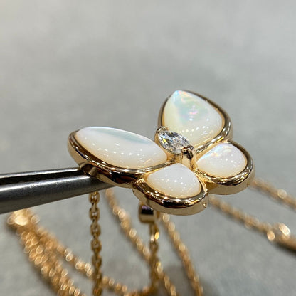 [LUXORA]BUTTERFLY MOP DIAMOND NECKLACE