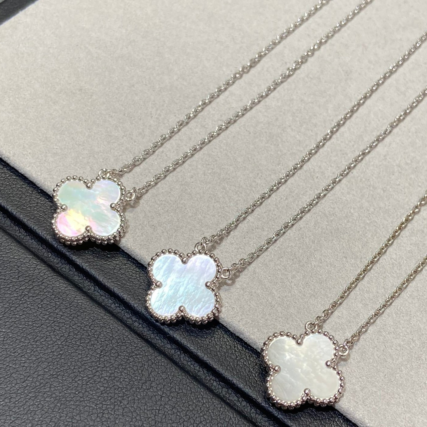 [LUXORA]CLOVER MEDIUM SILVER WHITE MOP NECKLACE