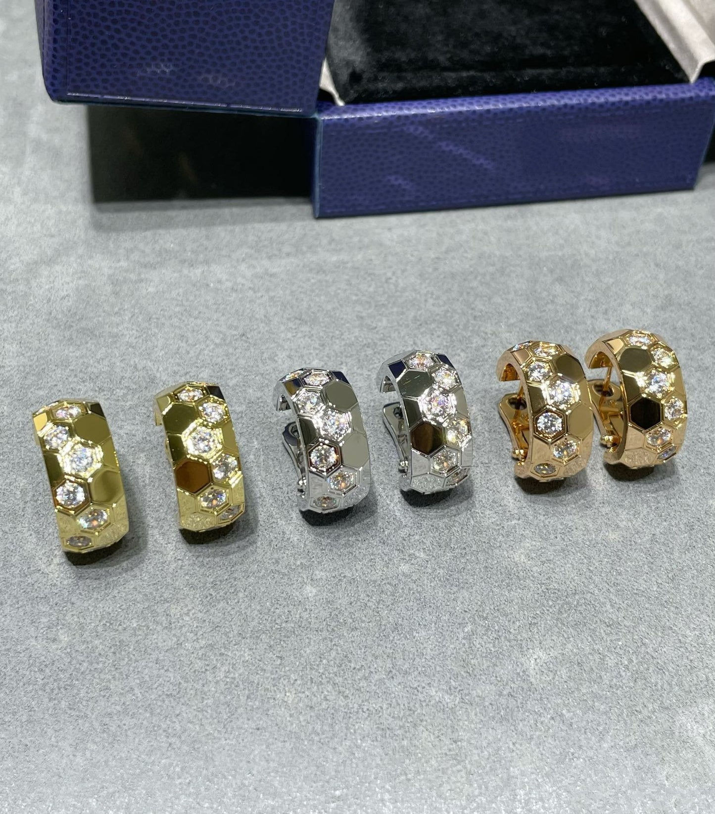 [LUXORA]BEE LOVE DIAMOND HOOP EARRINGS