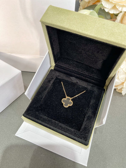 [LUXORA]CLOVER ROCK CRYSTAL ROSE GOLD NECKLACE