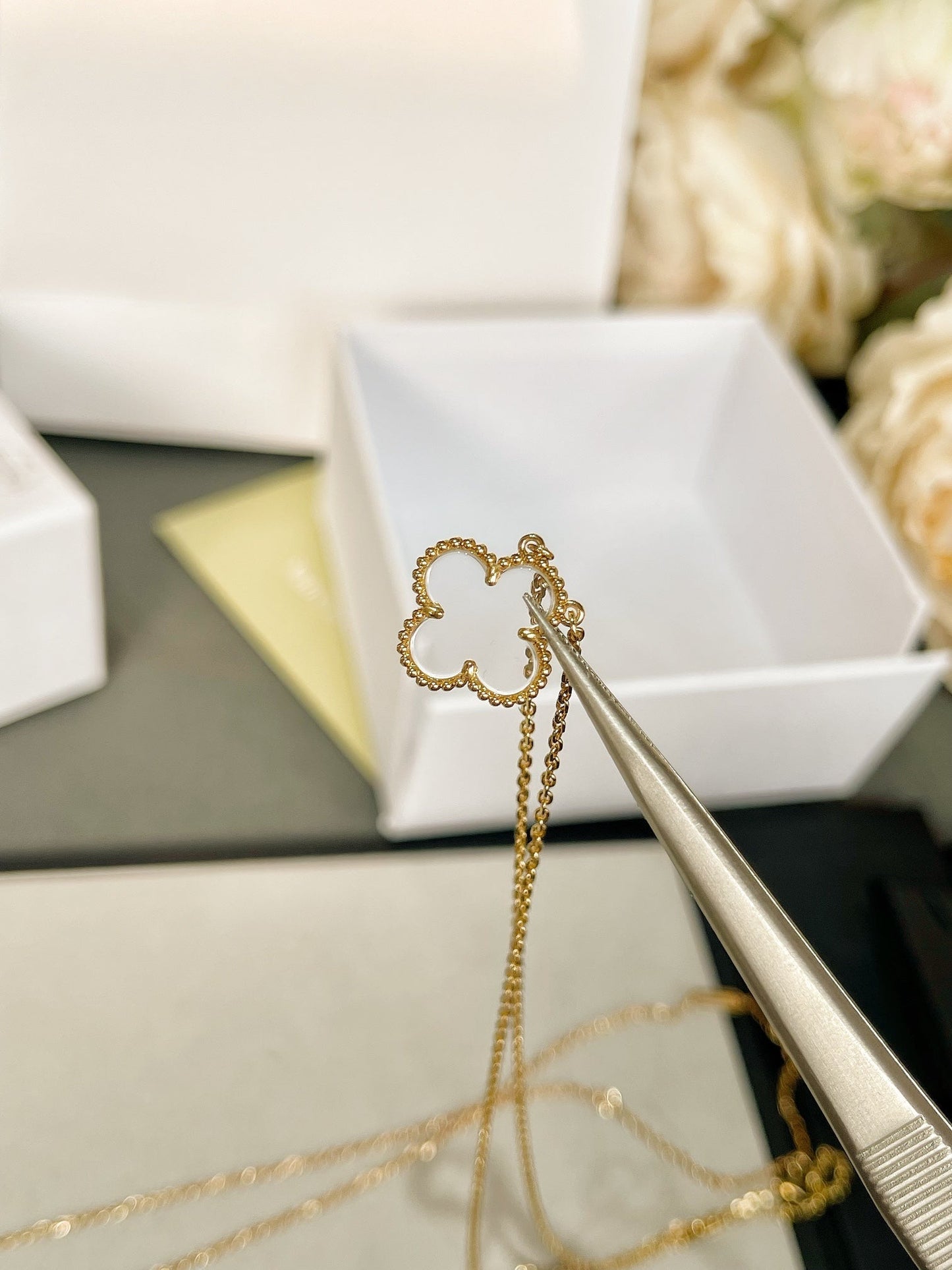 [LUXORA]CLOVER ROCK CRYSTAL ROSE GOLD NECKLACE